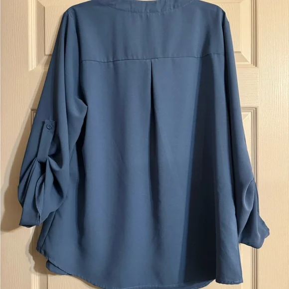 #18 Elegant Blue Women's Top - Picture 3 of 3